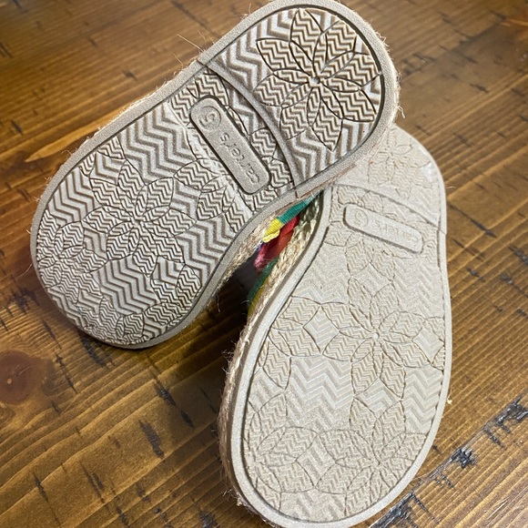 *New* Carter’s Striped Espadrilles size 5 - Picture 2 of 2
